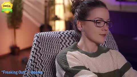 tiffanyriox online show from 10/14/25, 11:38