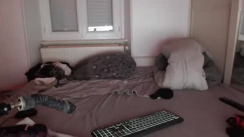 tiffanysissyx online show from 09/15/25, 11:38