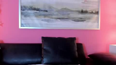 Stefany Suarez online show from 11/19/25, 08:31