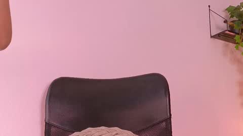 Tiffany  online show from 11/03/25, 07:37