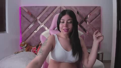 Snapshot of tigerbaby_ chatting on 04/02/26, 04:04 Ana online show from 04/02/26, 04:04