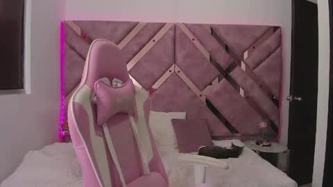Snapshot of tigerbaby_ chatting on 05/08/26, 04:01 Ana online show from 05/08/26, 04:01