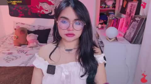 Snapshot of tigerlily__1 chatting on 06/19/26, 04:39 Lilith online show from 06/19/26, 04:39