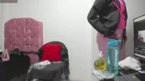 tihara_ladys online show from 05/18/26, 10:54