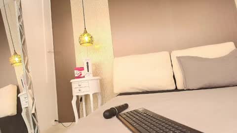 T I F F A N Y online show from 09/19/25, 09:04