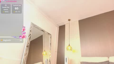 T I F F A N Y online show from 09/24/25, 08:01