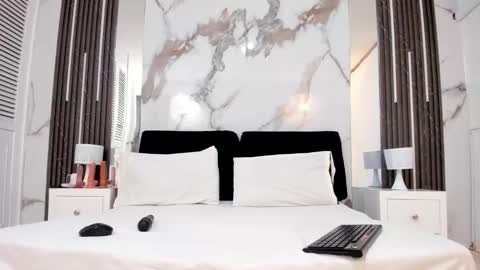 T I F F A N Y online show from 09/26/25, 08:13