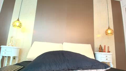 T I F F A N Y online show from 10/01/25, 07:53