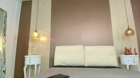 T I F F A N Y online show from 11/01/25, 07:49