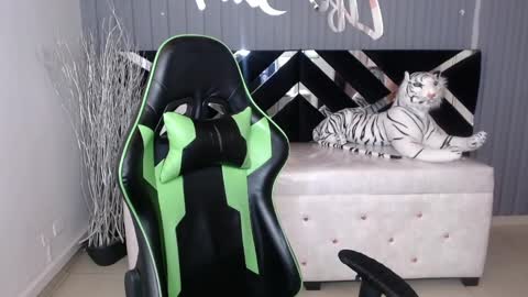 Tiina  online show from 12/29/24, 10:34