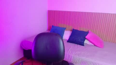 tiinajonus_ online show from 02/11/26, 12:32