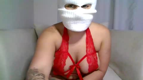 Snapshot of tiinkerbell26 chatting on 02/17/25, 03:15 tiinkerbell26 online show from 02/17/25, 03:15