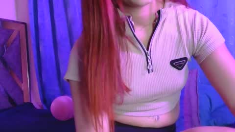 Snapshot of tiiny_emiily chatting on 06/03/26, 02:03 TIINY Special show when it reaches 10000 flowers online show from 06/03/26, 02:03