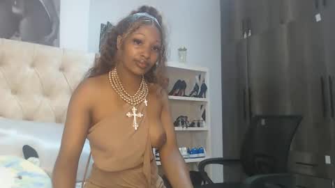 Tilly online show from 05/03/26, 12:16
