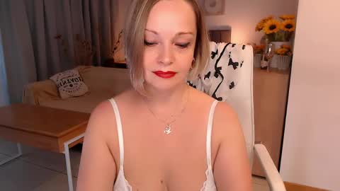 Tilly online show from 04/25/26, 08:28