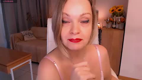 Tilly online show from 06/19/26, 08:12