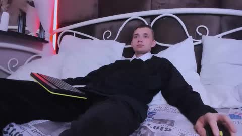 Snapshot of tim_blackk chatting on 09/18/25, 09:06 Tim online show from 09/18/25, 09:06