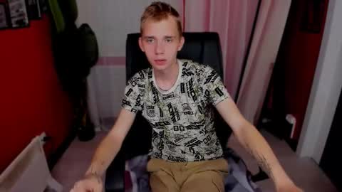 Snapshot of tim_blackk chatting on 10/08/25, 10:35 Tim online show from 10/08/25, 10:35