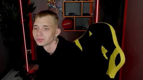 Snapshot of tim_blackk chatting on 10/13/25, 09:04 Tim online show from 10/13/25, 09:04