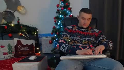 Snapshot of tim_mart chatting on 12/27/24, 07:35 ask me online show from 12/27/24, 07:35