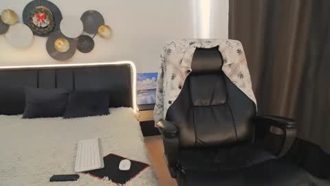 Snapshot of tim_mart chatting on 01/05/25, 09:48 ask me online show from 01/05/25, 09:48