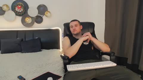 Snapshot of tim_mart chatting on 01/06/25, 10:46 ask me online show from 01/06/25, 10:46