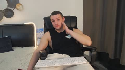 Snapshot of tim_mart chatting on 01/06/25, 01:52 ask me online show from 01/06/25, 01:52