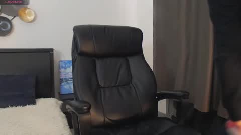 Snapshot of tim_mart chatting on 01/14/25, 10:48 ask me online show from 01/14/25, 10:48