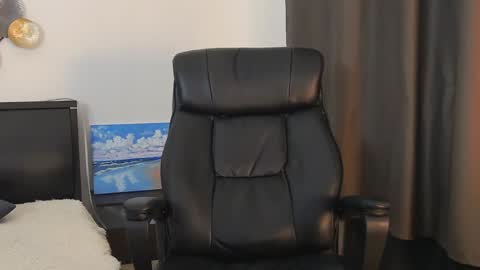 Snapshot of tim_mart chatting on 01/18/25, 08:41 ask me online show from 01/18/25, 08:41