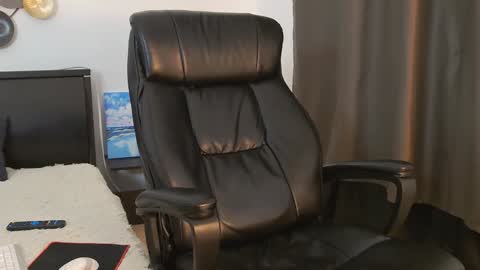 Snapshot of tim_mart chatting on 01/18/25, 11:43 ask me online show from 01/18/25, 11:43