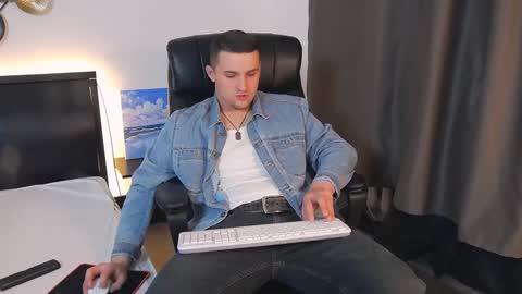 Snapshot of tim_mart chatting on 02/01/25, 12:29 ask me online show from 02/01/25, 12:29