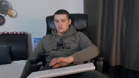 Snapshot of tim_mart chatting on 02/15/25, 02:33 ask me online show from 02/15/25, 02:33