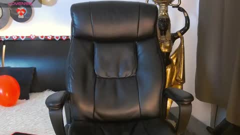 Snapshot of tim_mart chatting on 02/17/25, 02:26 ask me online show from 02/17/25, 02:26