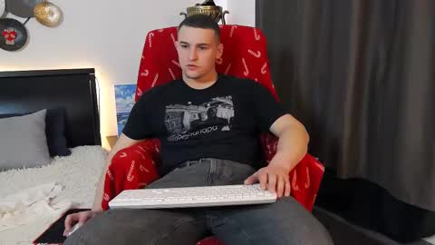 Snapshot of tim_mart chatting on 02/21/25, 11:22 ask me online show from 02/21/25, 11:22