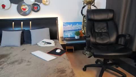 Snapshot of tim_mart chatting on 02/23/25, 01:53 ask me online show from 02/23/25, 01:53