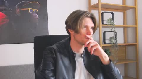 Snapshot of tim_mart chatting on 11/26/25, 07:15 ask me online show from 11/26/25, 07:15