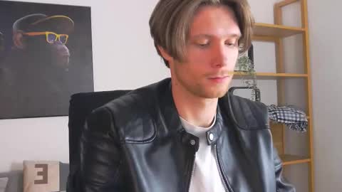 Snapshot of tim_mart chatting on 11/27/25, 06:10 ask me online show from 11/27/25, 06:10