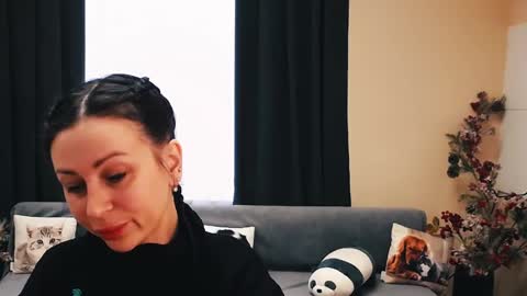 Luisa online show from 02/24/25, 10:37