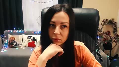 Luisa online show from 12/17/25, 08:53