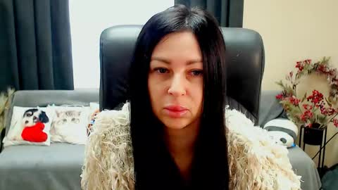 Luisa online show from 04/13/26, 07:47