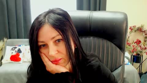 Luisa online show from 04/16/26, 07:53
