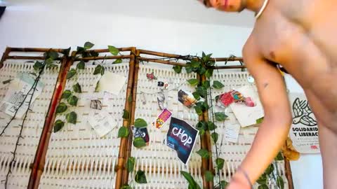 Snapshot of timewith_sebas chatting on 12/18/24, 01:34 salem online show from 12/18/24, 01:34