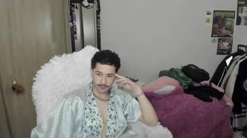 Snapshot of timgreen420 chatting on 12/12/24, 05:20 timgreen420 online show from 12/12/24, 05:20