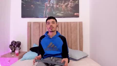 Evans  online show from 12/03/25, 04:09