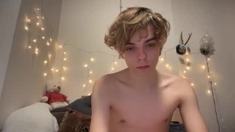 Snapshot of timveret chatting on 02/12/26, 08:37 Wizard online show from 02/12/26, 08:37