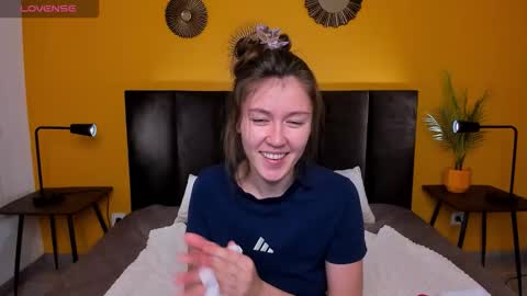 Tina  online show from 11/22/25, 01:26