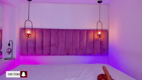 Snapshot of tinacurly chatting on 09/30/25, 03:33 Tina online show from 09/30/25, 03:33