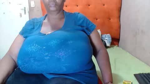 tinagiant online show from 11/13/25, 07:18