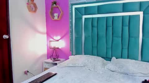 Snapshot of tinajones20 chatting on 11/07/25, 08:42 Tina online show from 11/07/25, 08:42