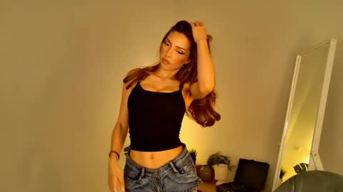 Tina online show from 05/05/26, 02:14